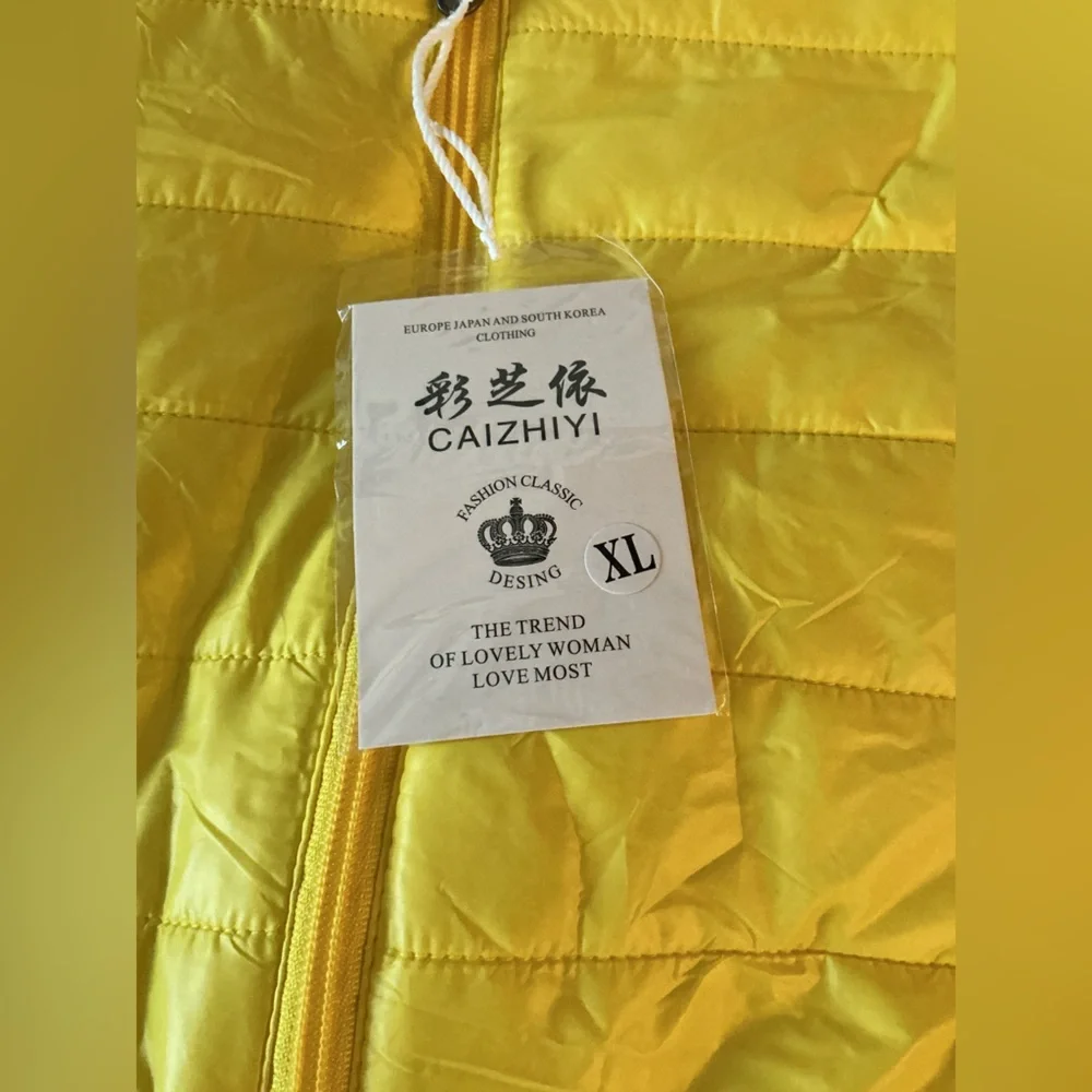 Yellow Hooded Thin Puffer Jacket Juniors Size XL Runs Small NWT - Picture 9 of 12